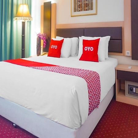 Oyo 3967 Hotel Pantai Wisata Макасар Экстерьер фото