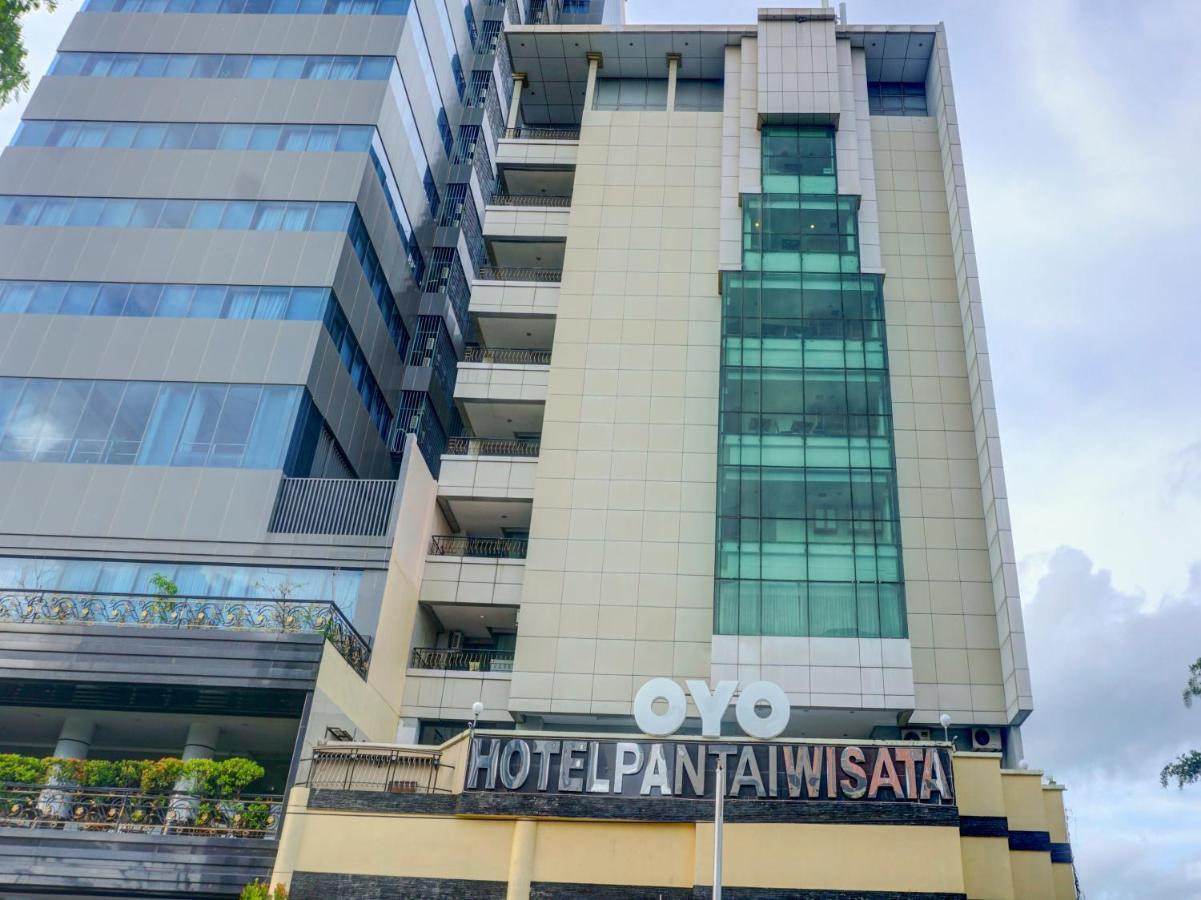 Oyo 3967 Hotel Pantai Wisata Макасар Экстерьер фото