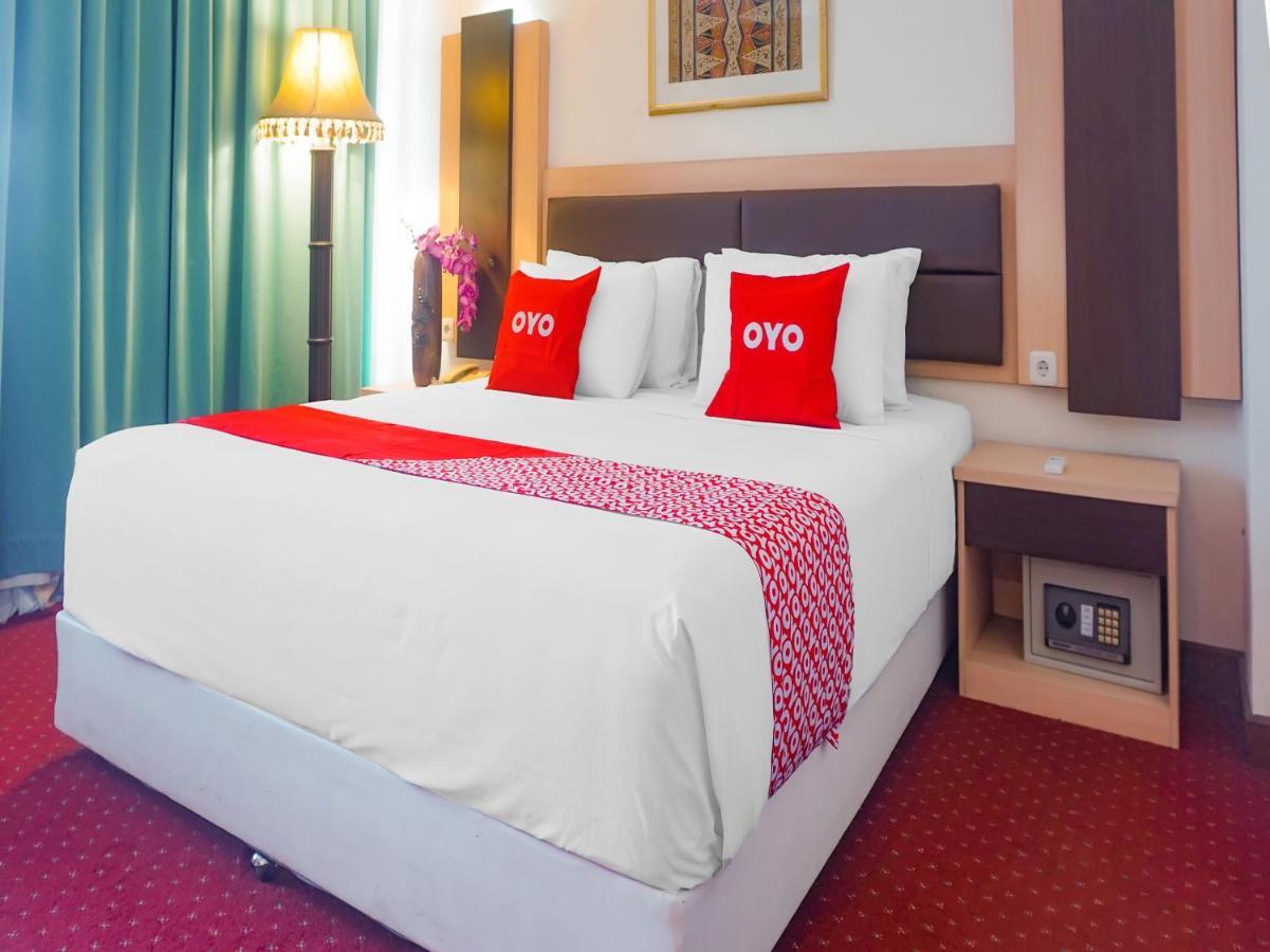 Oyo 3967 Hotel Pantai Wisata Макасар Экстерьер фото