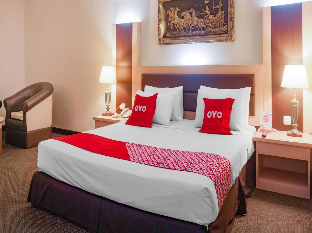Oyo 3967 Hotel Pantai Wisata Макасар Экстерьер фото