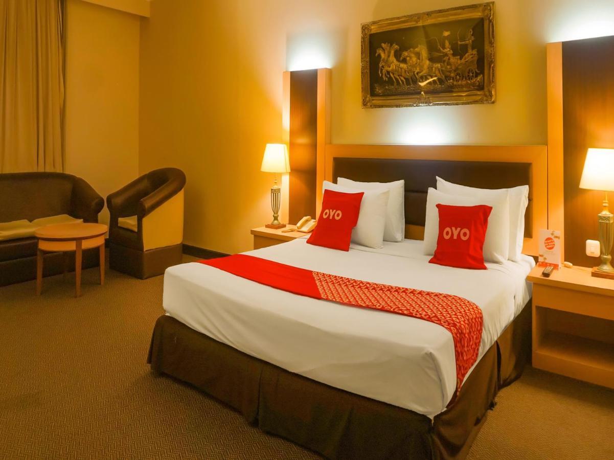 Oyo 3967 Hotel Pantai Wisata Макасар Экстерьер фото