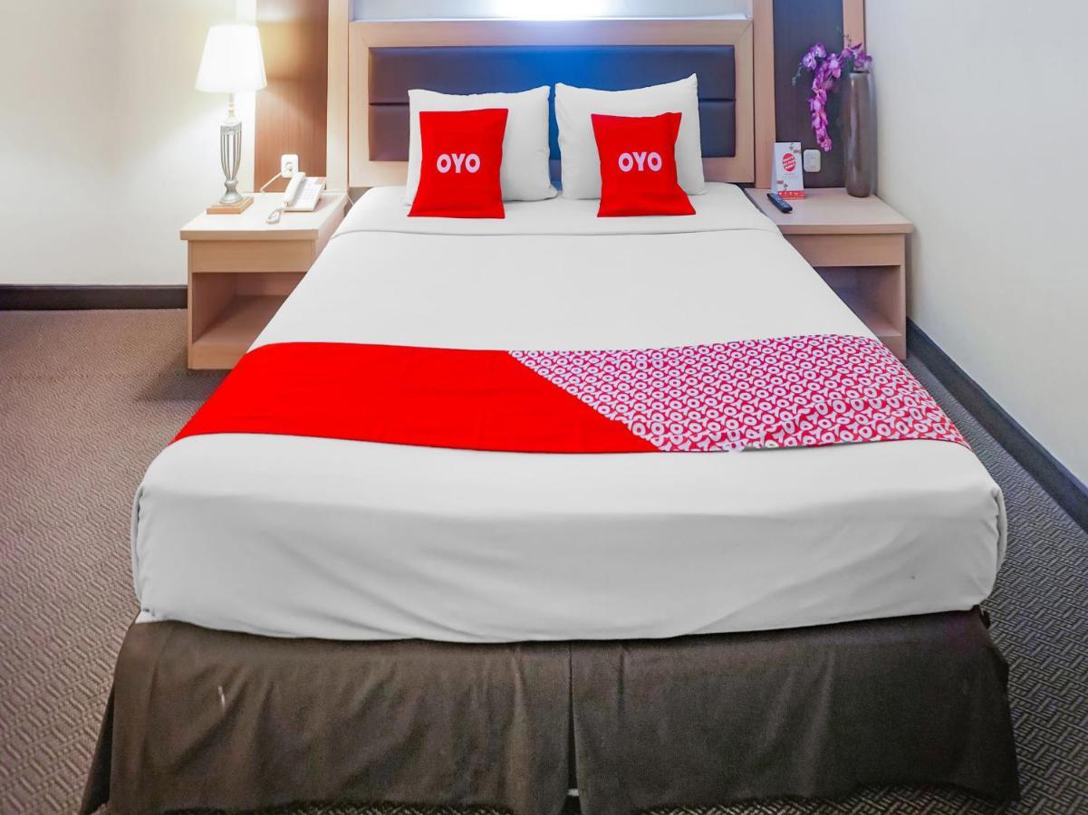 Oyo 3967 Hotel Pantai Wisata Макасар Экстерьер фото