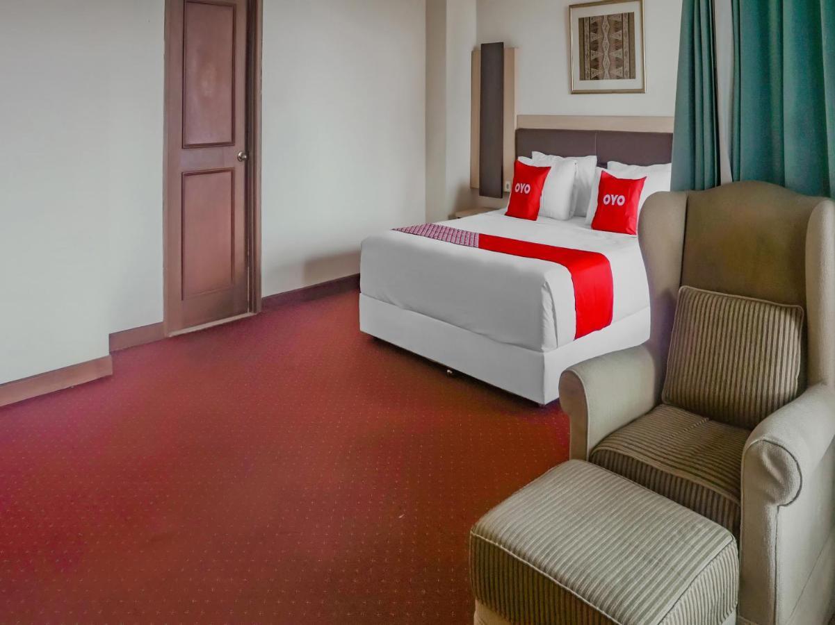 Oyo 3967 Hotel Pantai Wisata Макасар Экстерьер фото