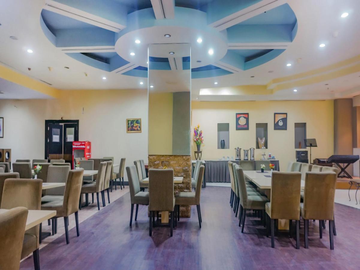 Oyo 3967 Hotel Pantai Wisata Макасар Экстерьер фото