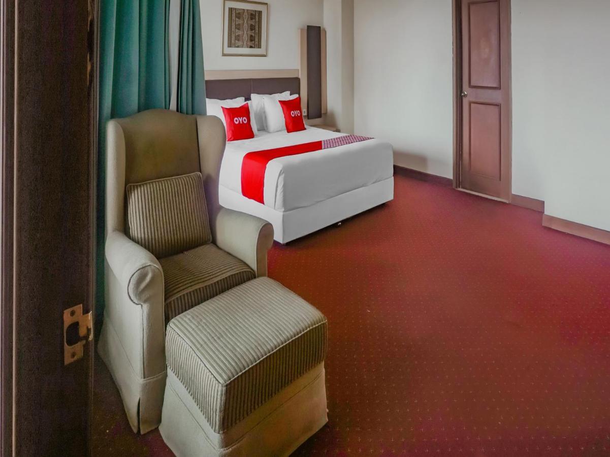 Oyo 3967 Hotel Pantai Wisata Макасар Экстерьер фото