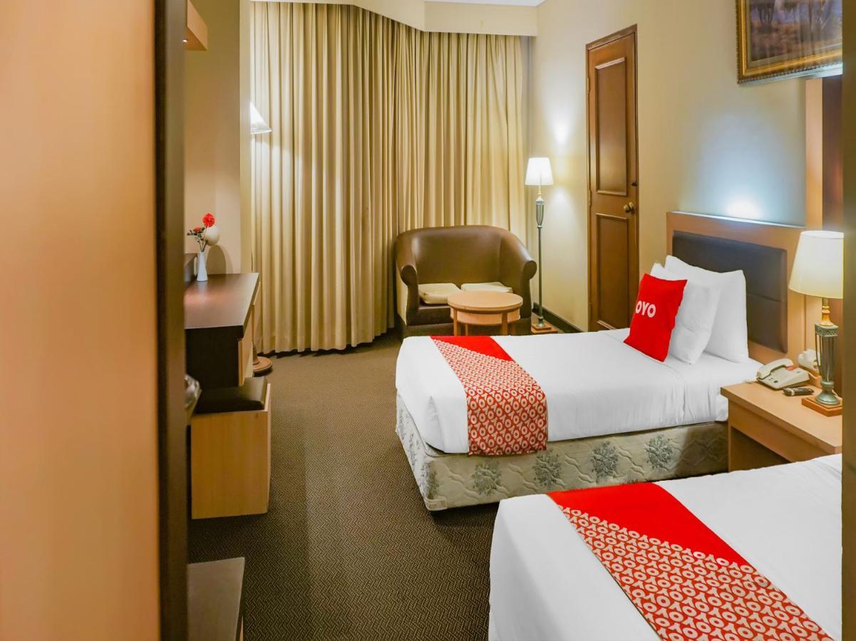 Oyo 3967 Hotel Pantai Wisata Макасар Экстерьер фото