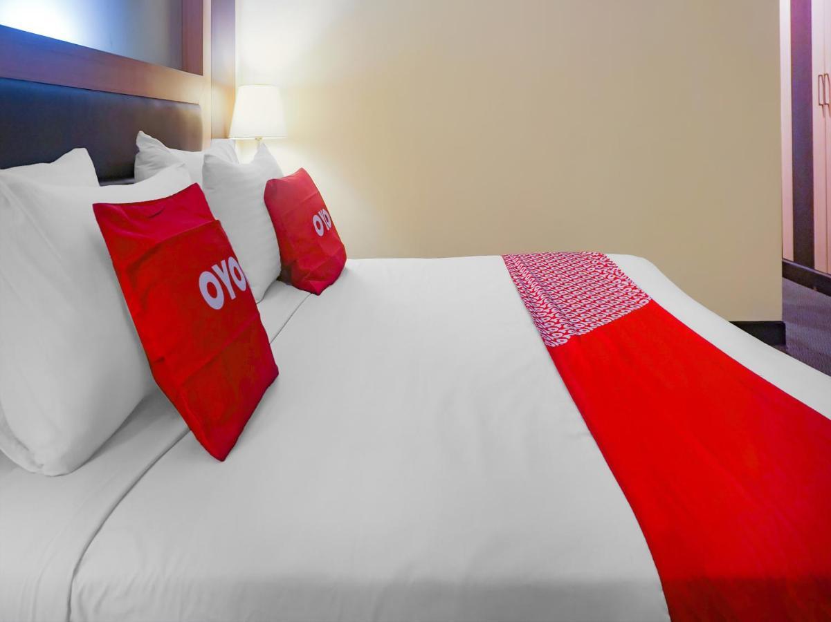 Oyo 3967 Hotel Pantai Wisata Макасар Экстерьер фото