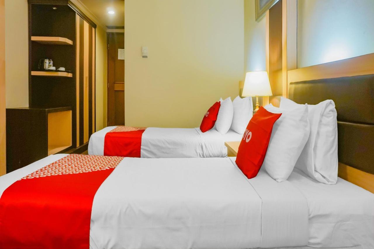 Oyo 3967 Hotel Pantai Wisata Макасар Экстерьер фото